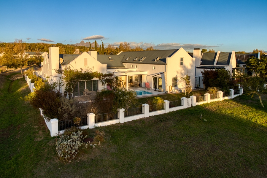 4 Bedroom Property for Sale in Croydon Vineyard Estate Western Cape